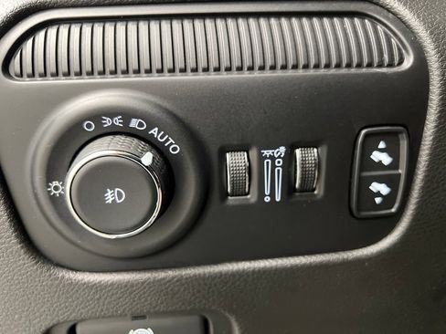Used 2024 Jeep Wagoneer Series II w/ Flexible Seating Group RWD image 55