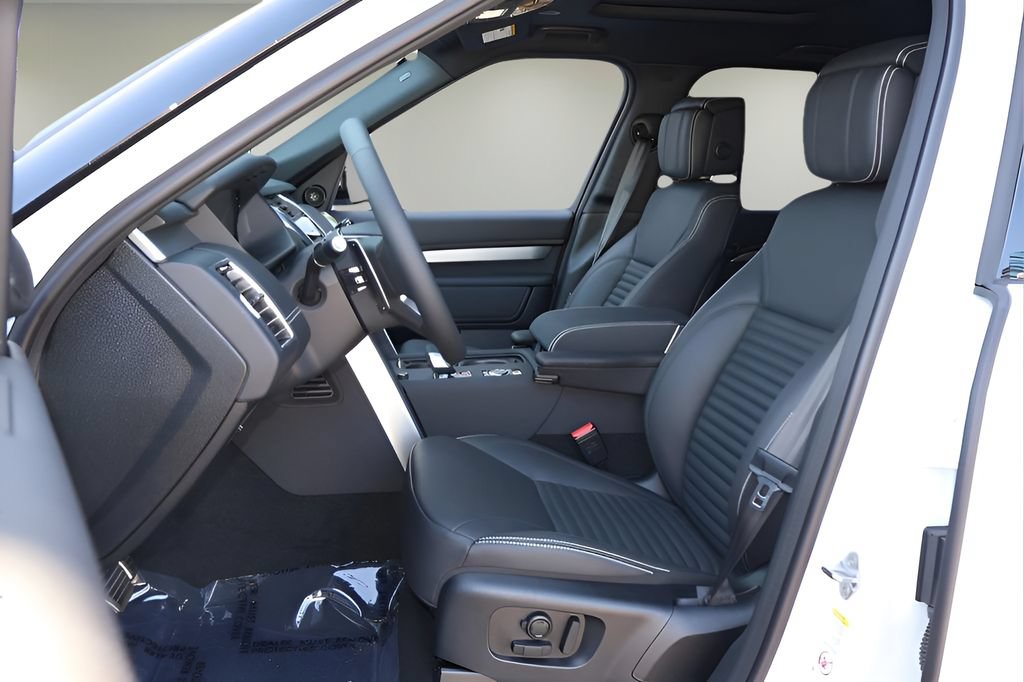 New 2026 Land Rover Discovery Dynamic SE AWD/4WD image 11