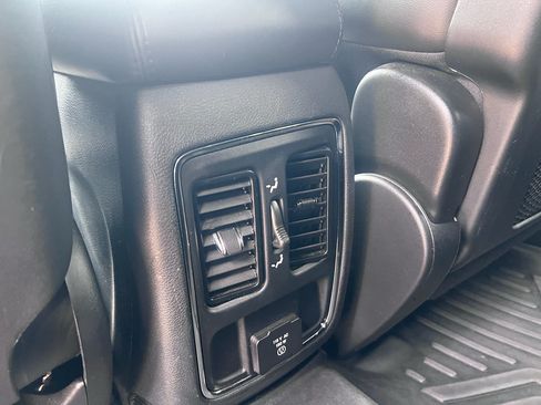 Used 2021 Jeep Grand Cherokee Laredo X RWD image 18