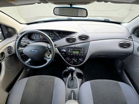 Used 2004 Ford Focus SE image 9