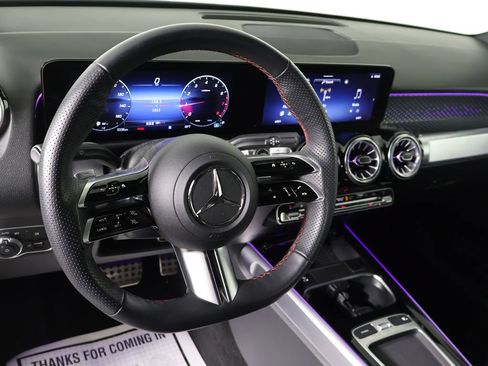 Used 2025 Mercedes-Benz GLB 250 4MATIC image 24