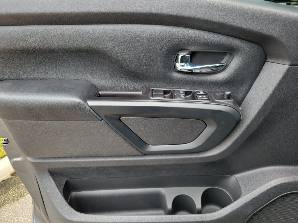 Used 2019 Nissan Titan SV w/ SV Convenience Package AWD/4WD image 32