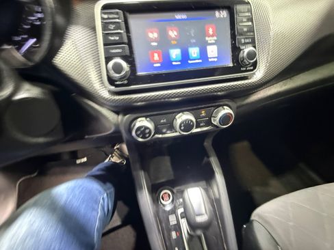 Used 2020 Nissan Kicks S image 31