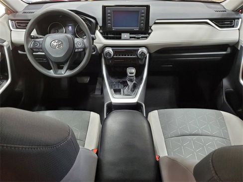 Used 2021 Toyota RAV4 XLE image 21