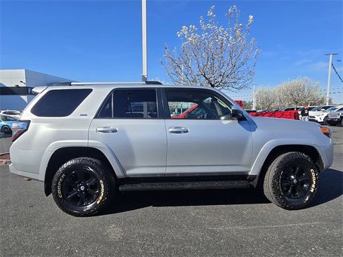 Used 2021 Toyota 4Runner SR5 image 3