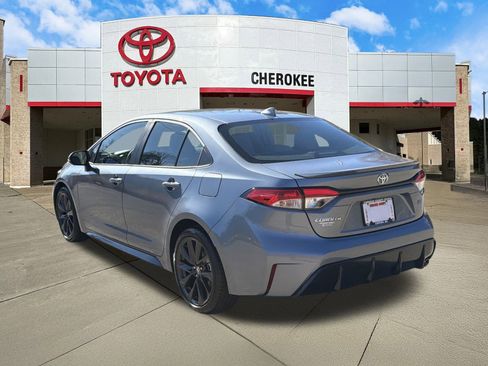 Used 2024 Toyota Corolla SE image 7