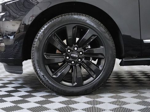 Used 2024 Lincoln Navigator L Reserve AWD/4WD image 4
