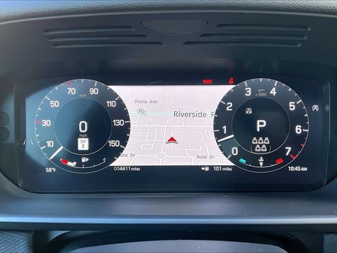 Used 2025 Land Rover Discovery Dynamic SE image 19