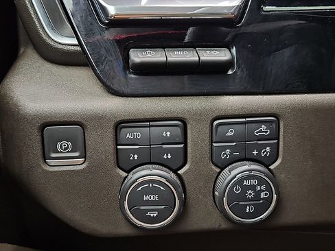 Used 2024 Chevrolet Silverado 2500 LTZ w/ LTZ Premium Texas Edition AWD/4WD image 24