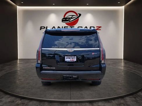 Used 2020 Cadillac Escalade ESV Luxury RWD image 4