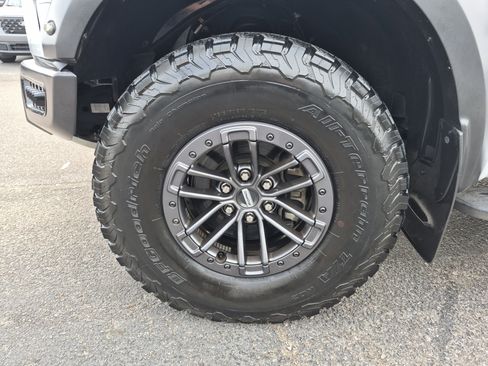 Used 2019 Ford F150 Raptor w/ Equipment Group 802A Luxury image 12