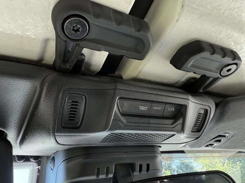 Used 2024 Jeep Wrangler Unlimited Sport AWD/4WD image 32