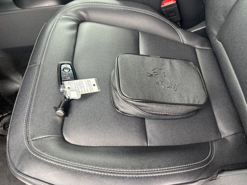 New 2025 Ford Bronco Badlands image 4