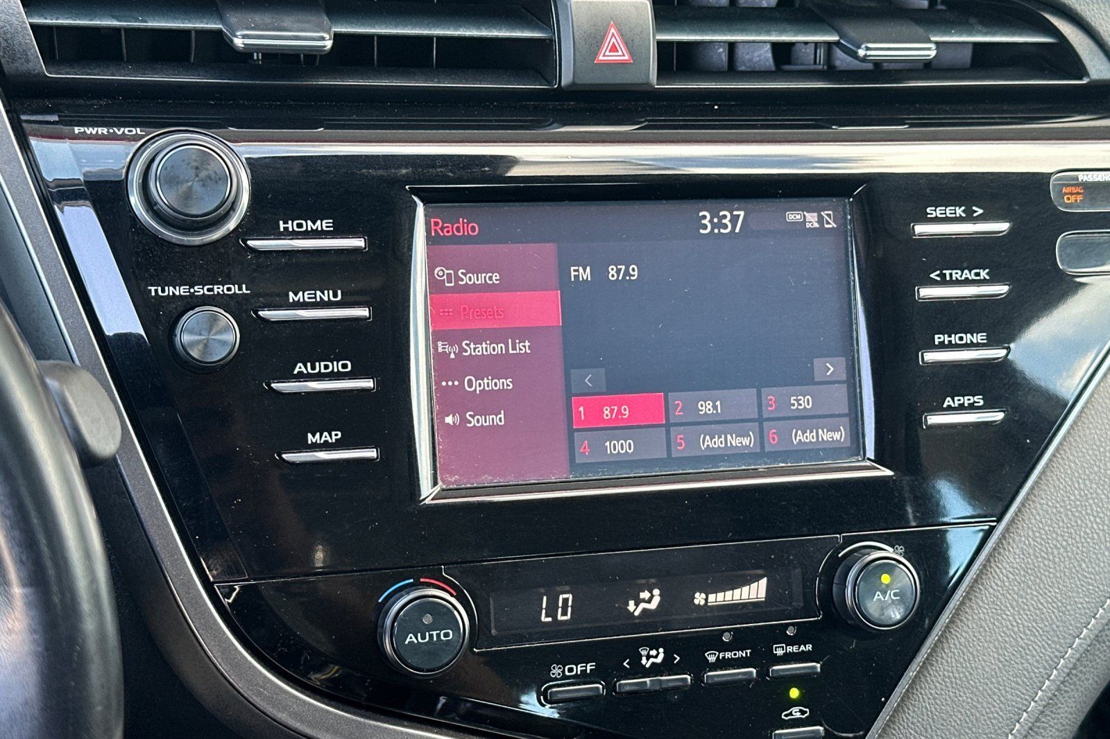 Certified 2019 Toyota Camry SE FWD image 16