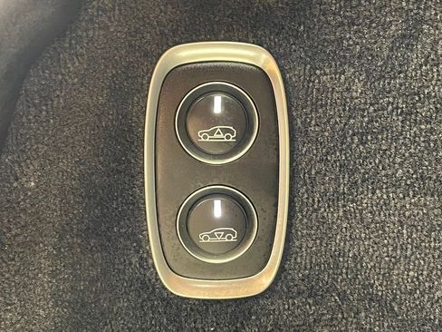 Used 2022 Aston Martin DBX AWD/4WD image 26