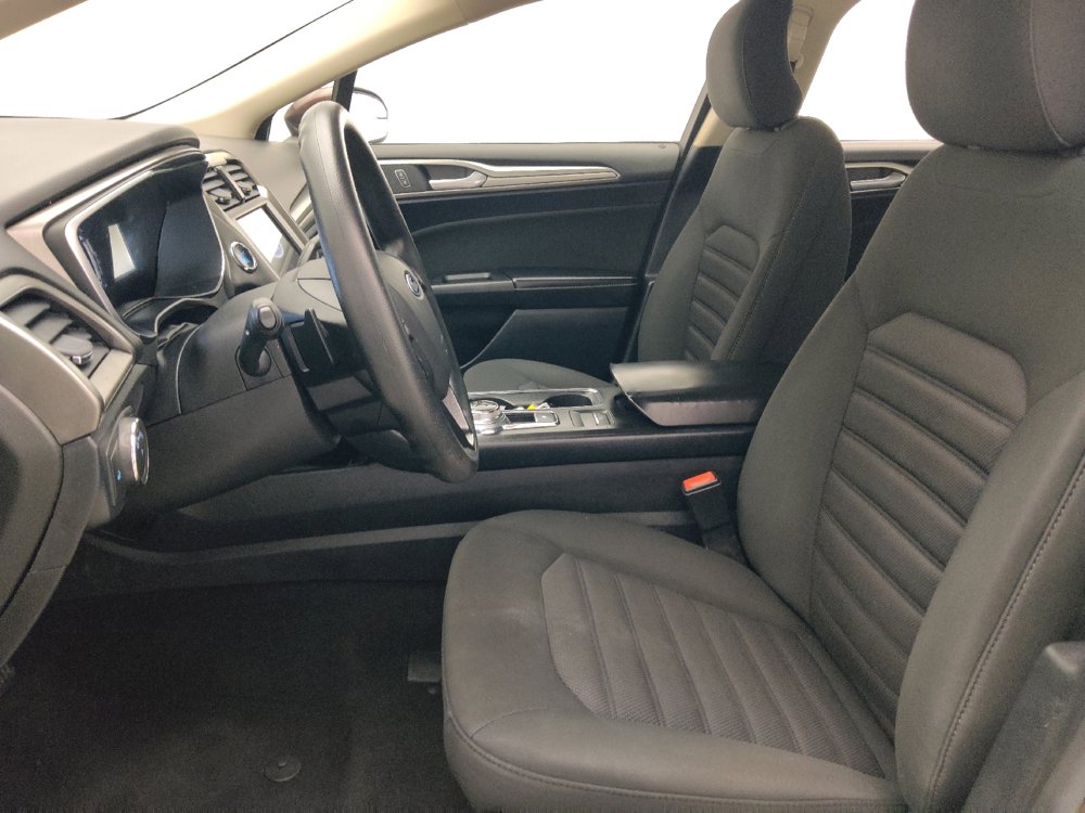 Used 2019 Ford Fusion SE FWD image 17