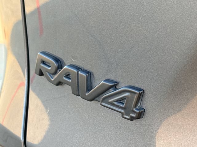 Used 2023 Toyota RAV4 LE FWD image 9