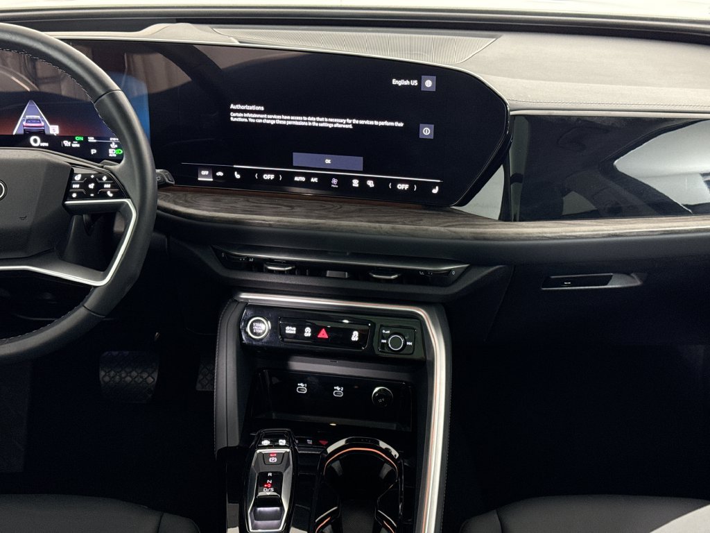 Certified 2025 Audi Q5 Premium w/ Premium Plus AWD/4WD image 14