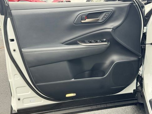 Certified 2025 Toyota Crown Limited image 24