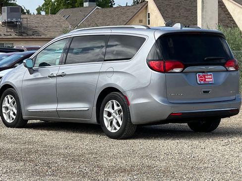 Used 2020 Chrysler Pacifica Limited FWD image 7