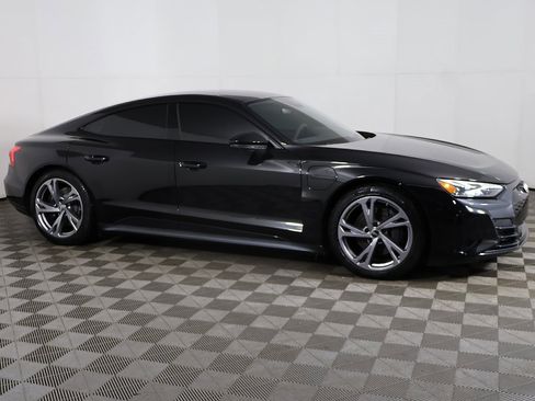 Used 2023 Audi e-tron GT Premium Plus image 15