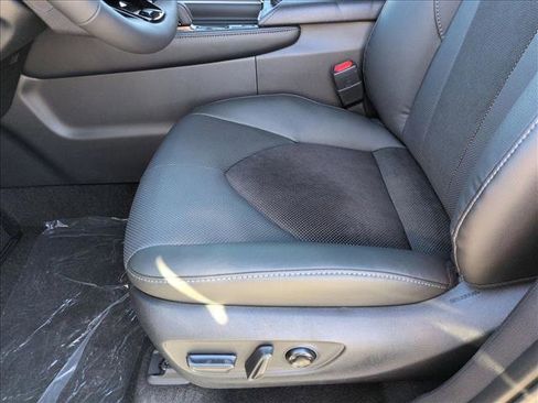 New 2026 Toyota Grand Highlander Hybrid MAX Platinum image 4