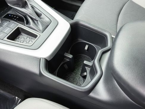 Certified 2025 Toyota RAV4 XLE FWD image 21