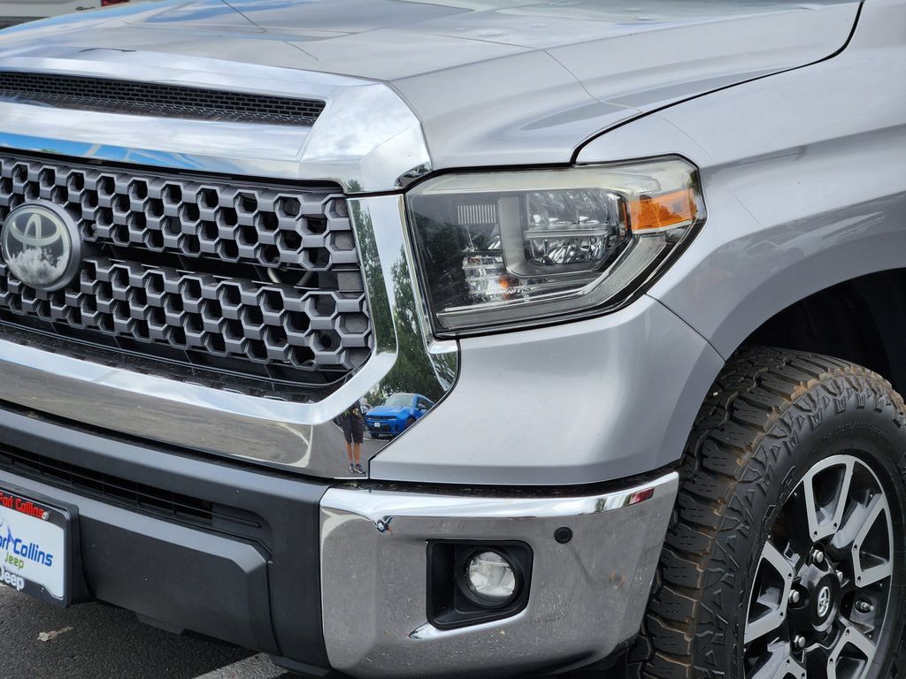 Used 2018 Toyota Tundra SR5 w/ TRD Off Road Package AWD/4WD image 9