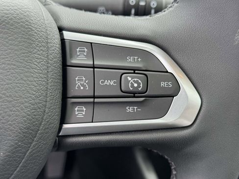 Used 2025 Jeep Compass Limited w/ Sun & Sound Group AWD/4WD image 21