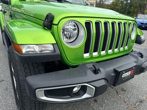 Used 2018 Jeep Wrangler Unlimited Sahara image 19