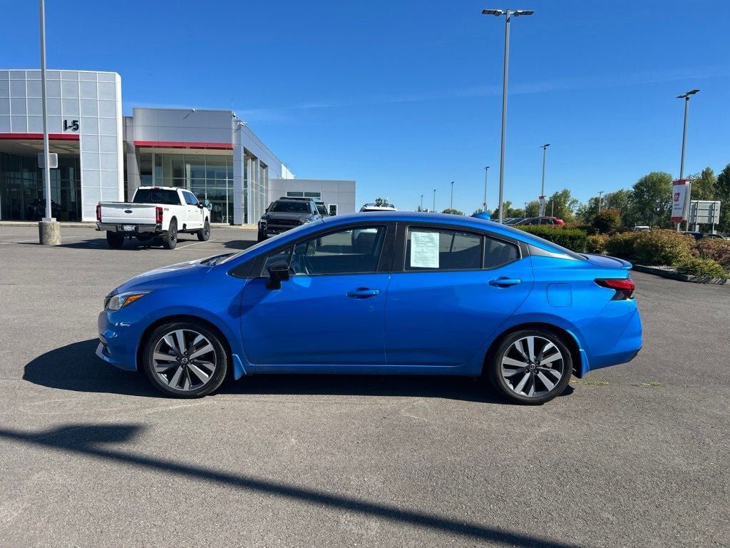 Used 2021 Nissan Versa SR FWD image 3