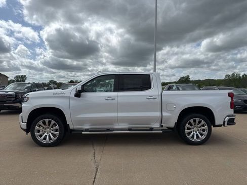 Used 2021 Chevrolet Silverado 1500 High Country w/ Technology Package AWD/4WD image 9