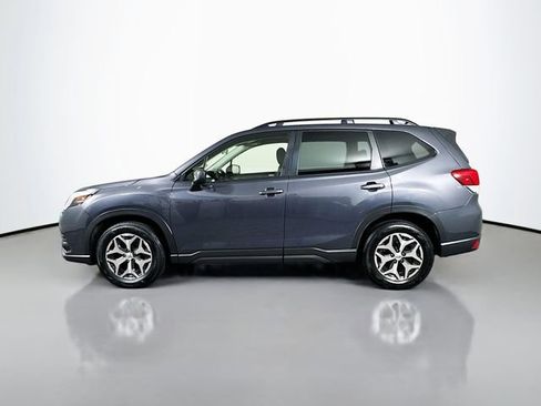 Used 2022 Subaru Forester Premium AWD/4WD image 5