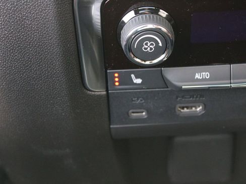 New 2026 Chevrolet Suburban High Country AWD/4WD image 31