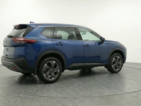 Used 2025 Nissan Rogue SV image 9