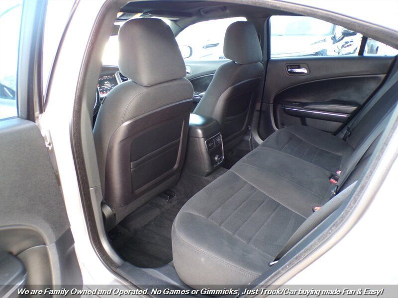 Used 2014 Dodge Charger SXT RWD image 18