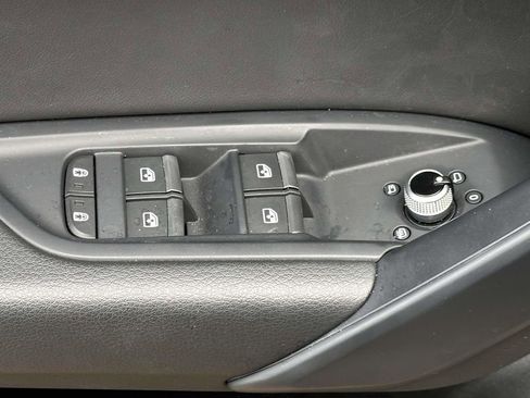 Used 2023 Audi Q5 2.0T Premium w/ Convenience Package image 12