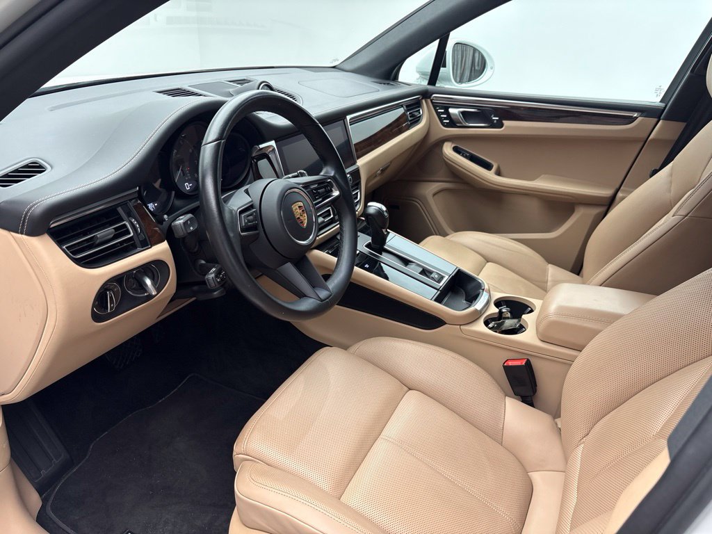 Certified 2023 Porsche Macan S AWD/4WD image 5