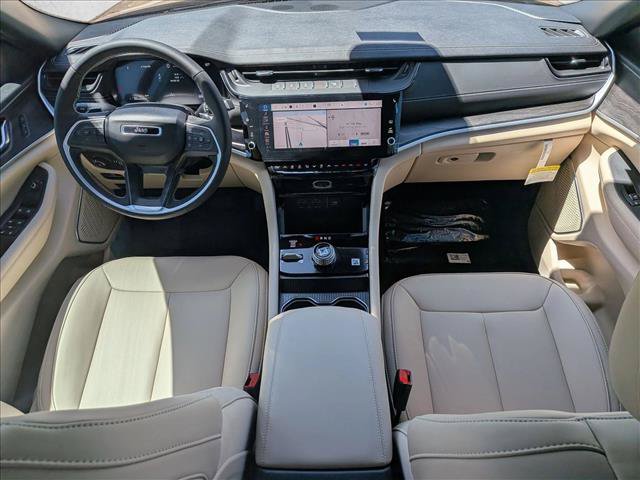 New 2026 Jeep Grand Cherokee Limited AWD/4WD image 15