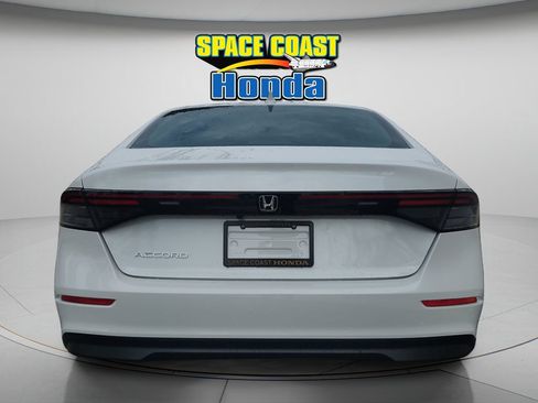 Used 2025 Honda Accord LX image 4