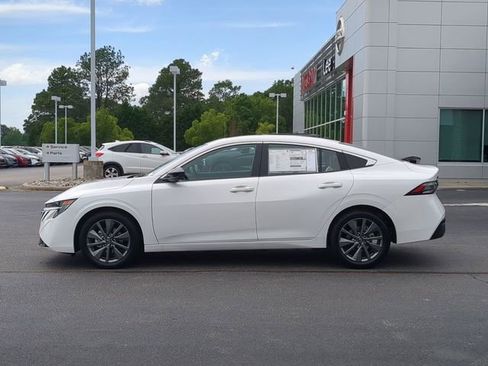 New 2026 Nissan Sentra SL FWD image 6
