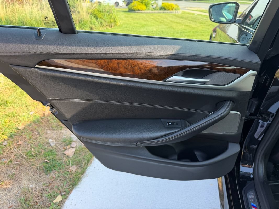 Used 2018 BMW M550i xDrive AWD/4WD image 24