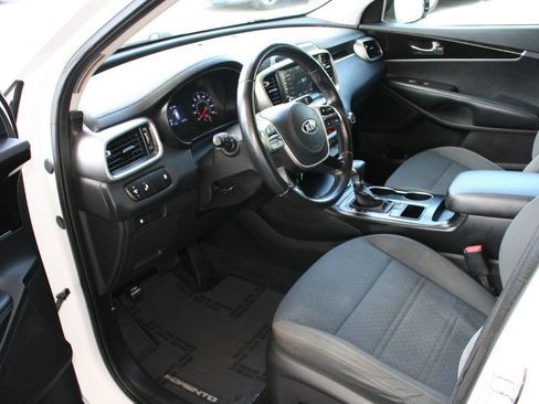 Used 2020 Kia Sorento LX w/ LX I4 Convenience Package FWD image 12