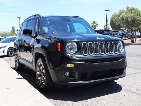 Used 2018 Jeep Renegade Latitude FWD image 19