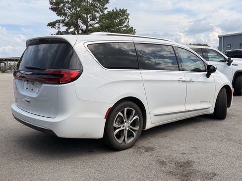 Used 2026 Chrysler Pacifica Pinnacle FWD image 20