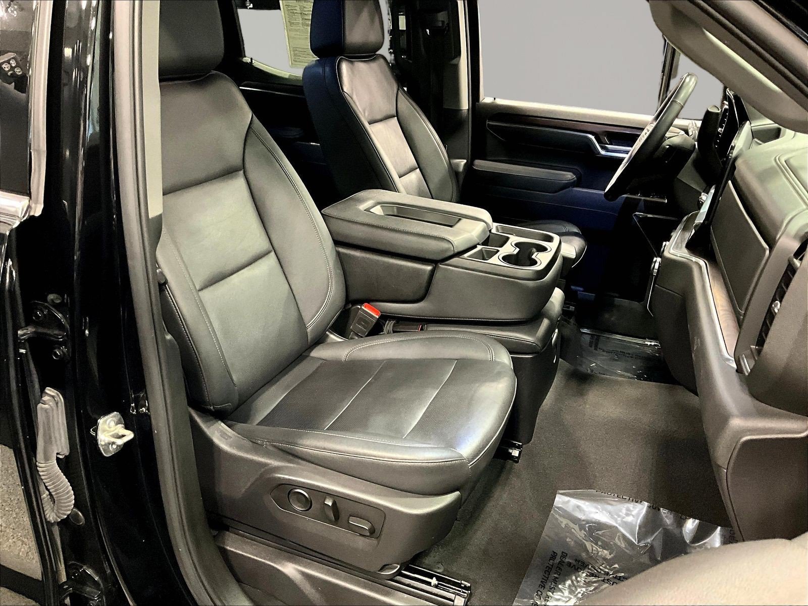 Used 2025 GMC Sierra 1500 SLT AWD/4WD image 29