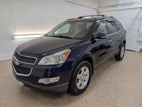 Used 2012 Chevrolet Traverse LT image 2