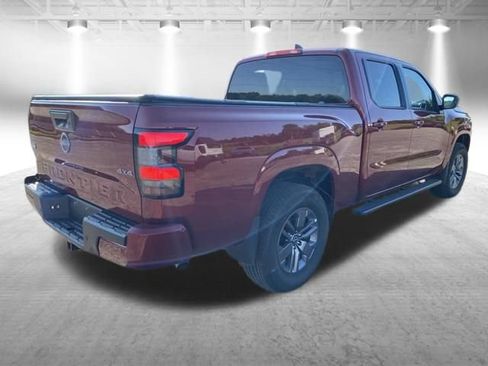 Used 2025 Nissan Frontier SV AWD/4WD image 6