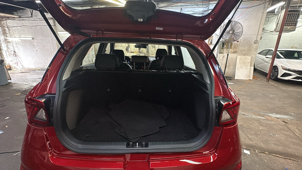 Used 2025 Hyundai Venue Limited FWD image 31