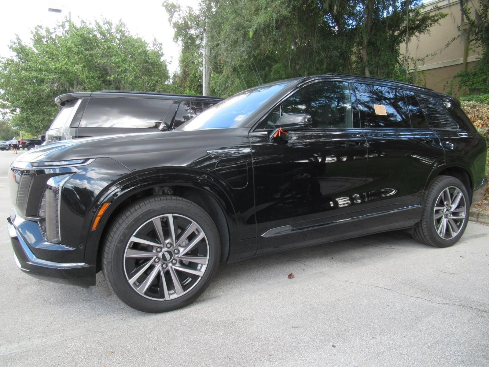 Used 2026 Cadillac Vistiq Sport w/ LPO, Floor Liner Package AWD/4WD image 4